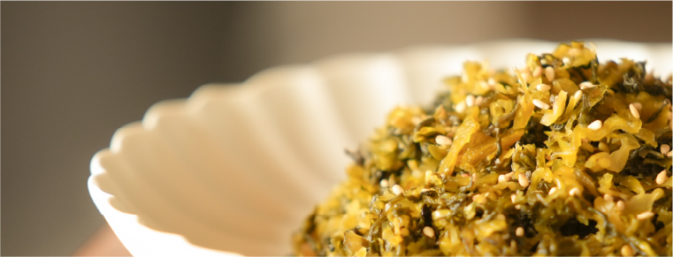 高菜の食材を調理した塩分のある漬物