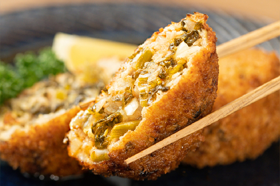 定番おかずをアレンジした豚ひき肉と高菜の一品料理